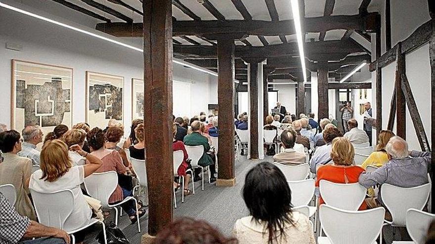 Kutxa reestrena la biblioteca Doctor Camino