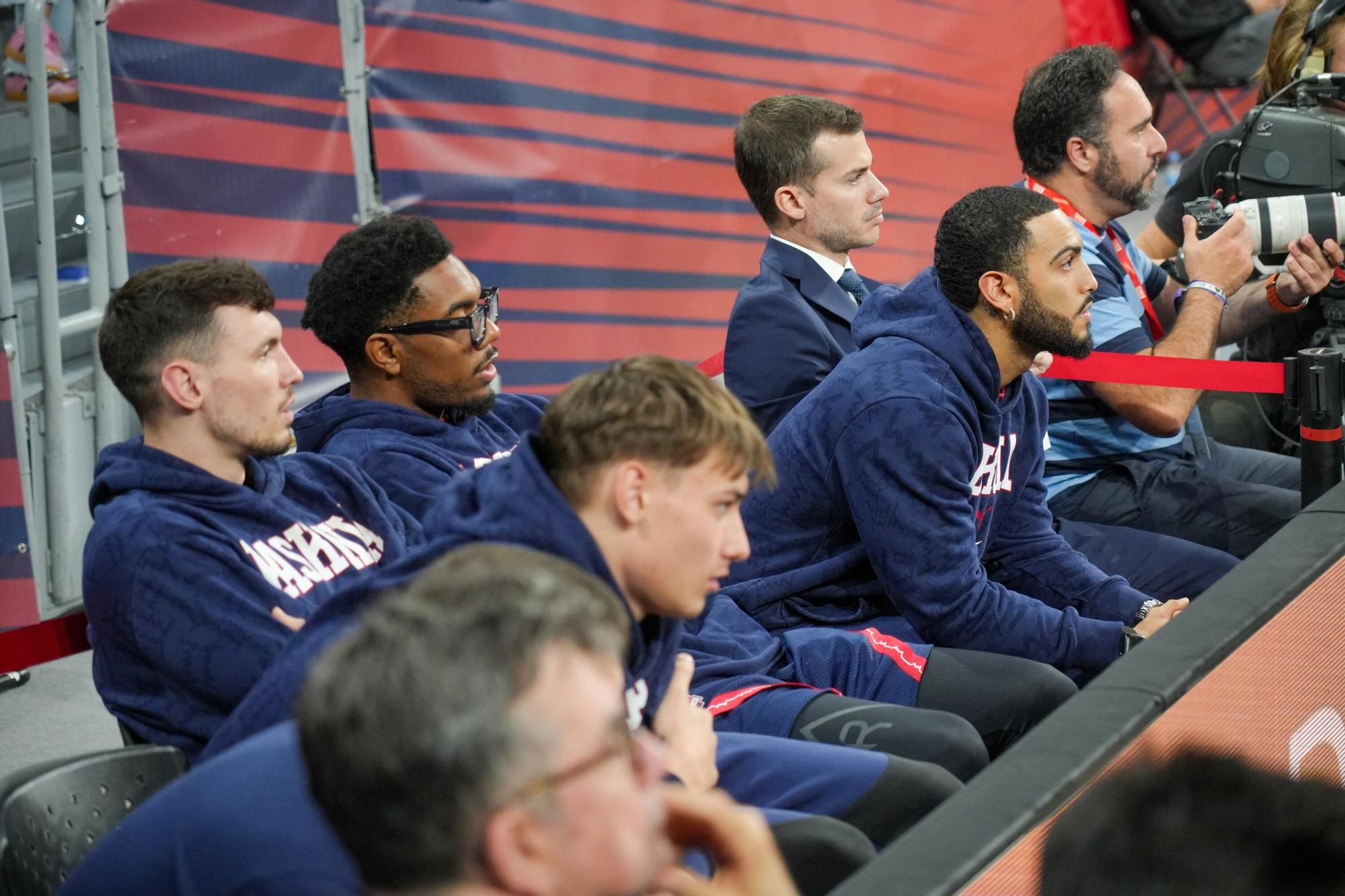 Todas las fotos del Baskonia-Partizan en el Buesa Arena