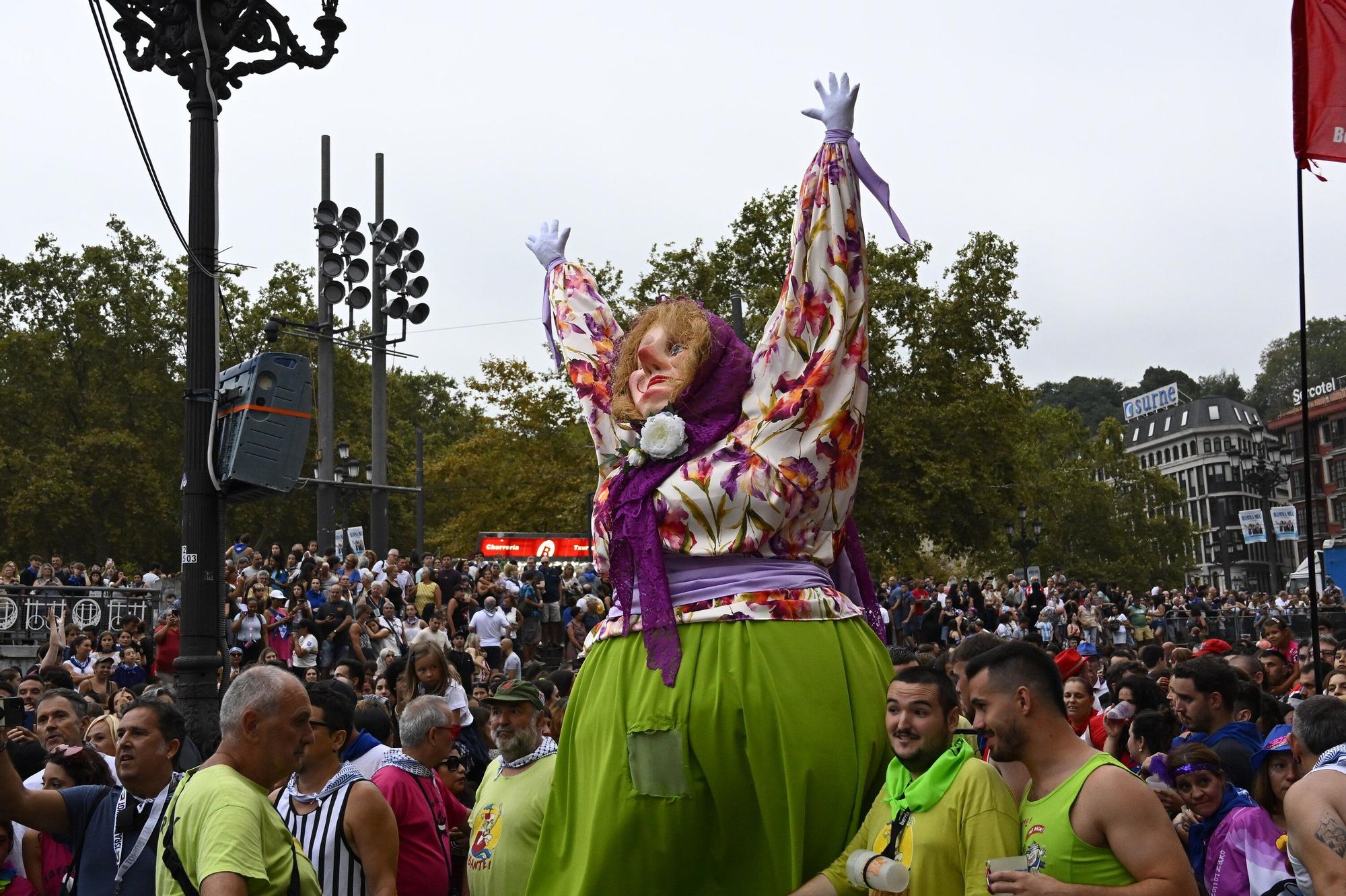 Bilbao está de fiesta: fotos del primer día de Aste Nagusia 2025