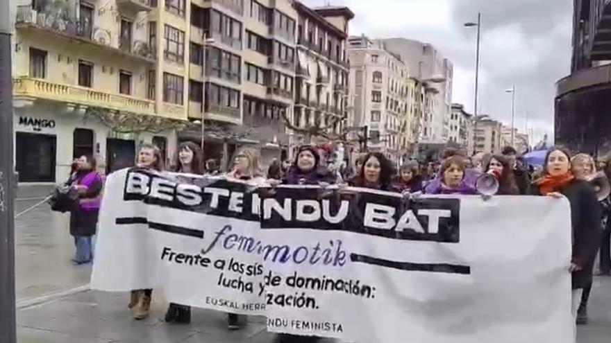 El movimiento feminista se manifiesta en Pamplona por el 8M