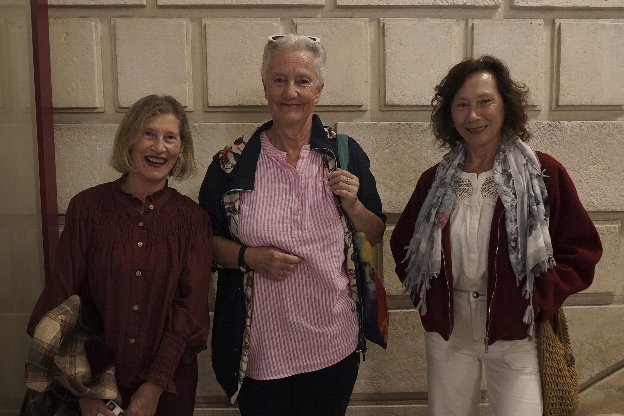 María José Delgado Landaburu, María Esperanza Gisbert y María José Delgado Leizea.