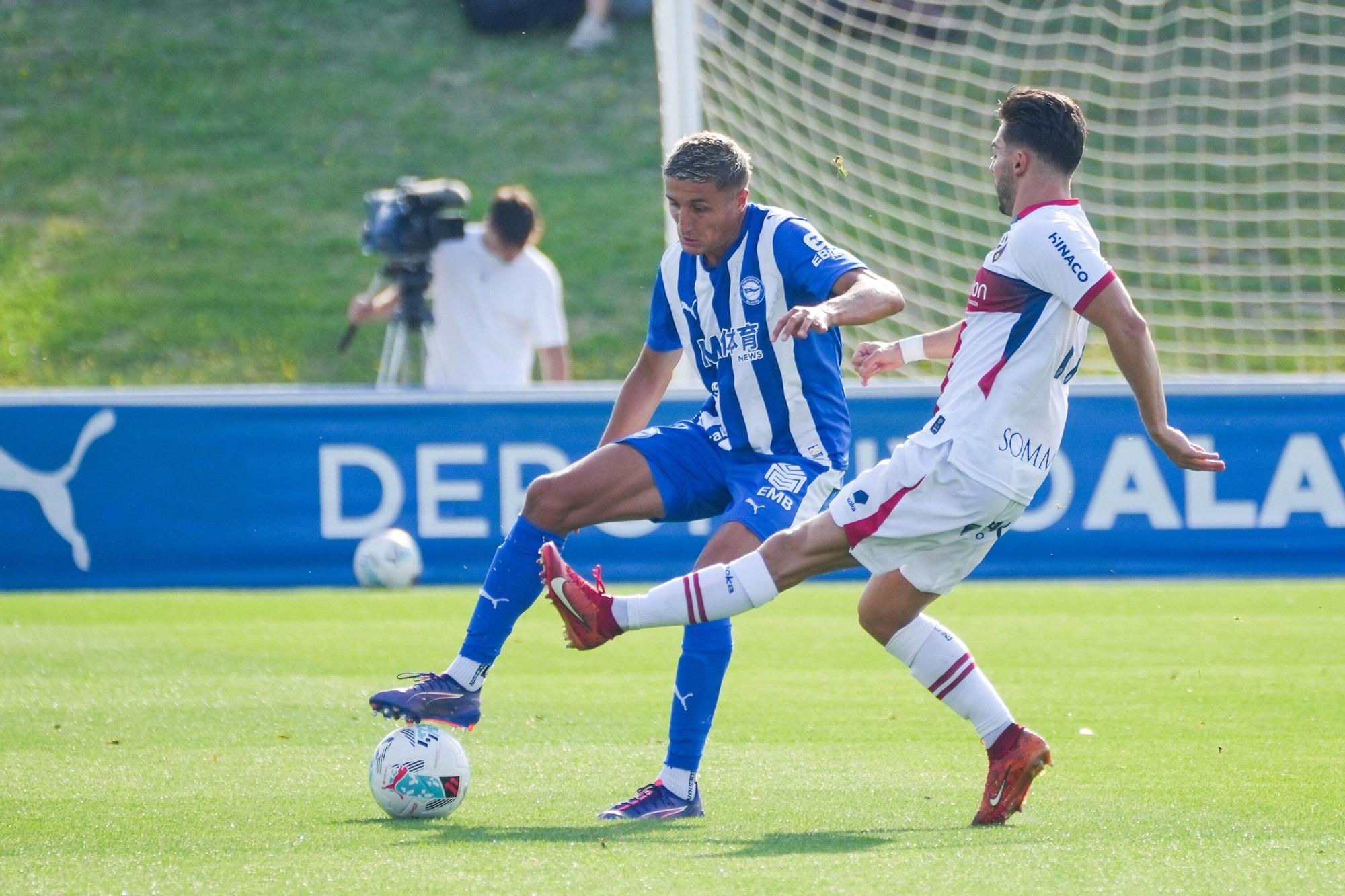 En imágenes: El Alavés pierde contra el Huesca en pretemporada (0-1)