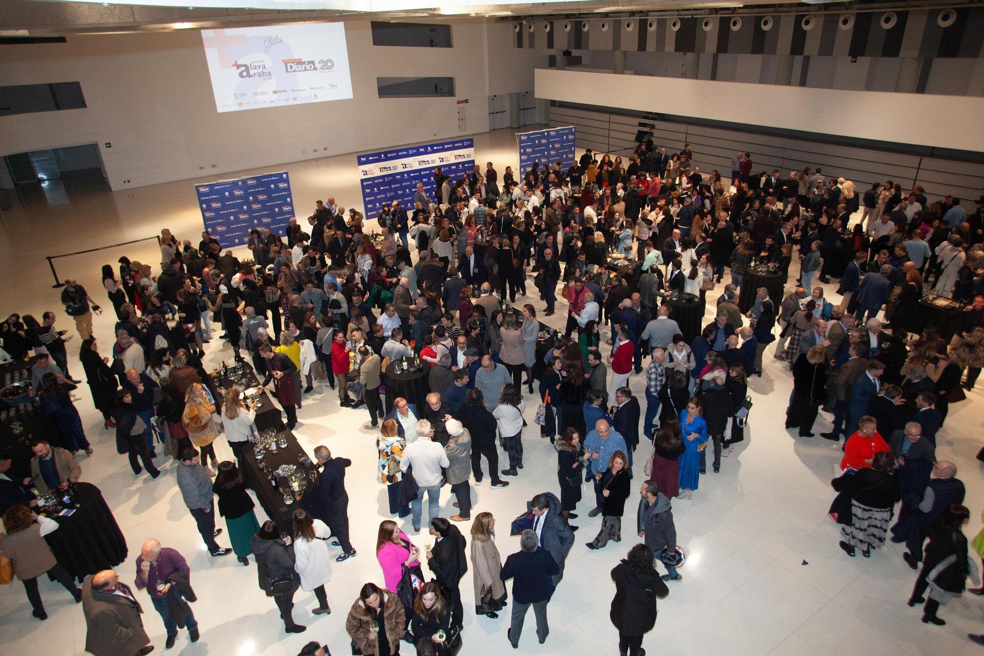 En imágenes: Más de 600 invitados celebran los 20 años de DNA en los Premios +Álava Sariak