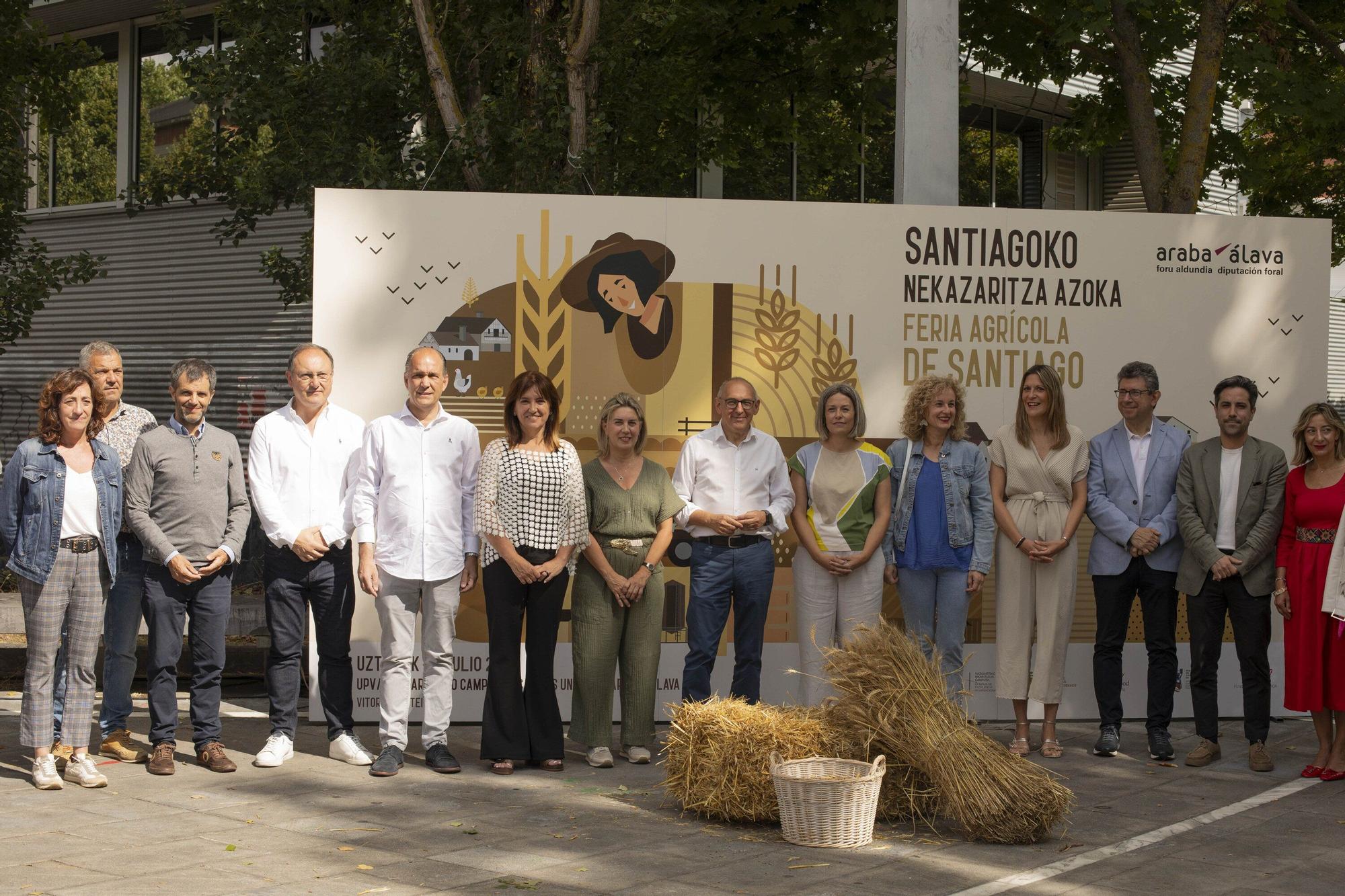 En imágenes: La Feria Agrícola de Santiago toma el Campus de Álava