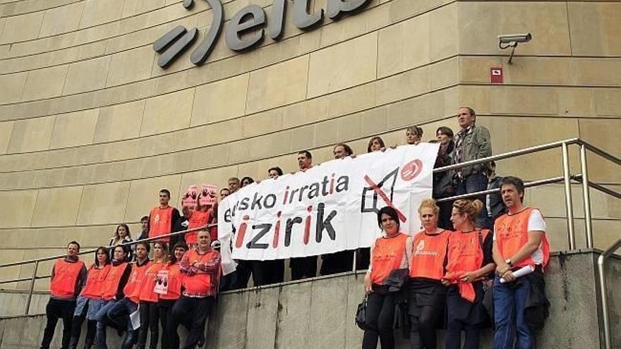 Convocan una huelga de 24 horas el 24 de febrero en Eusko Irratia por el ERE