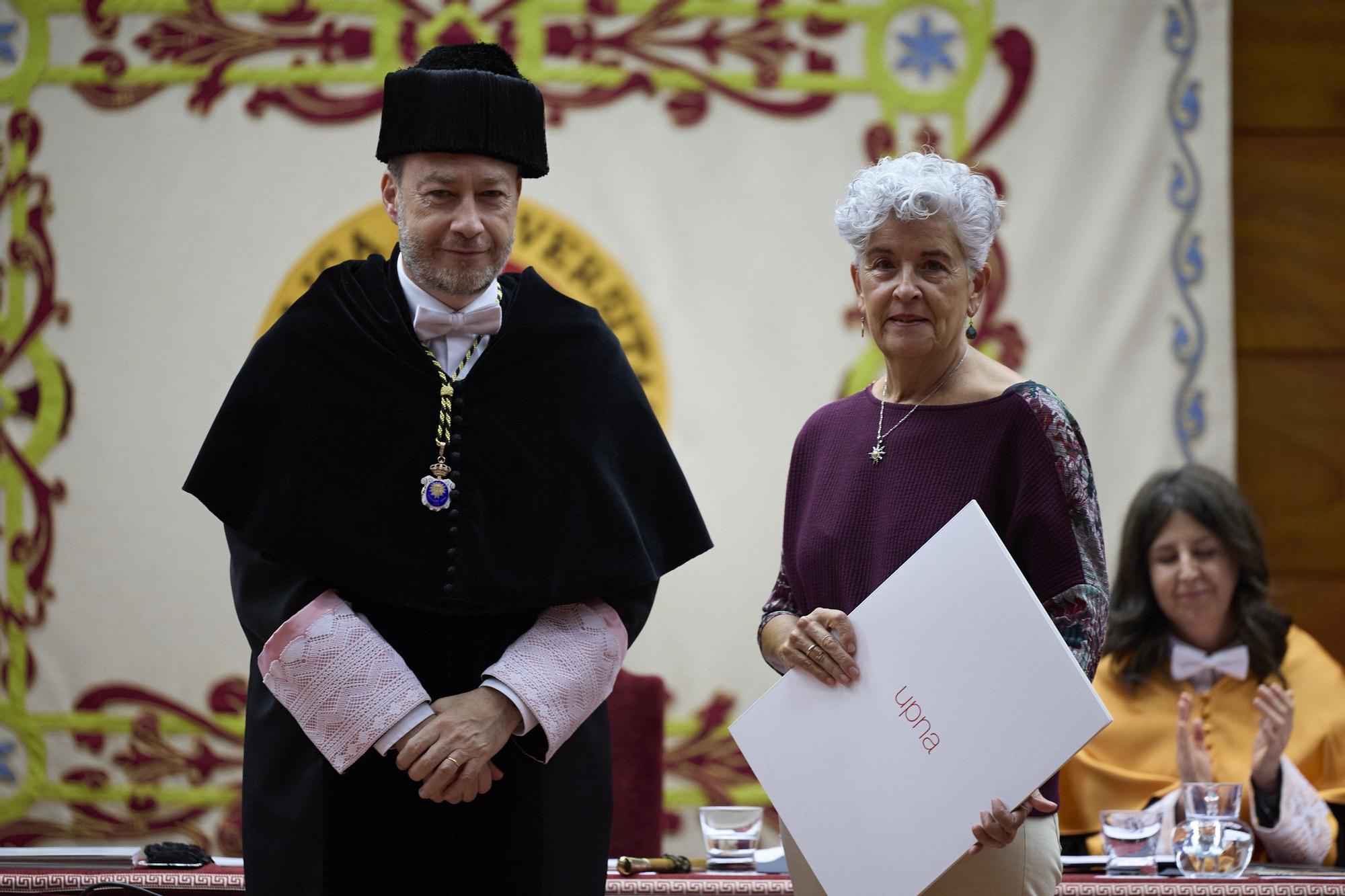 Fotos del homenaje de la UPNA a las personas que llevan 25 años trabajando en la Universidad
