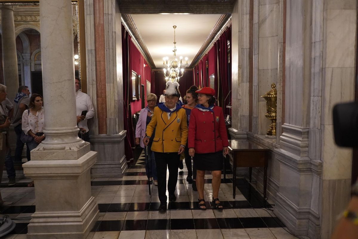 Recepción a la sociedad bilbaina en el Ayuntamiento de Bilbao
