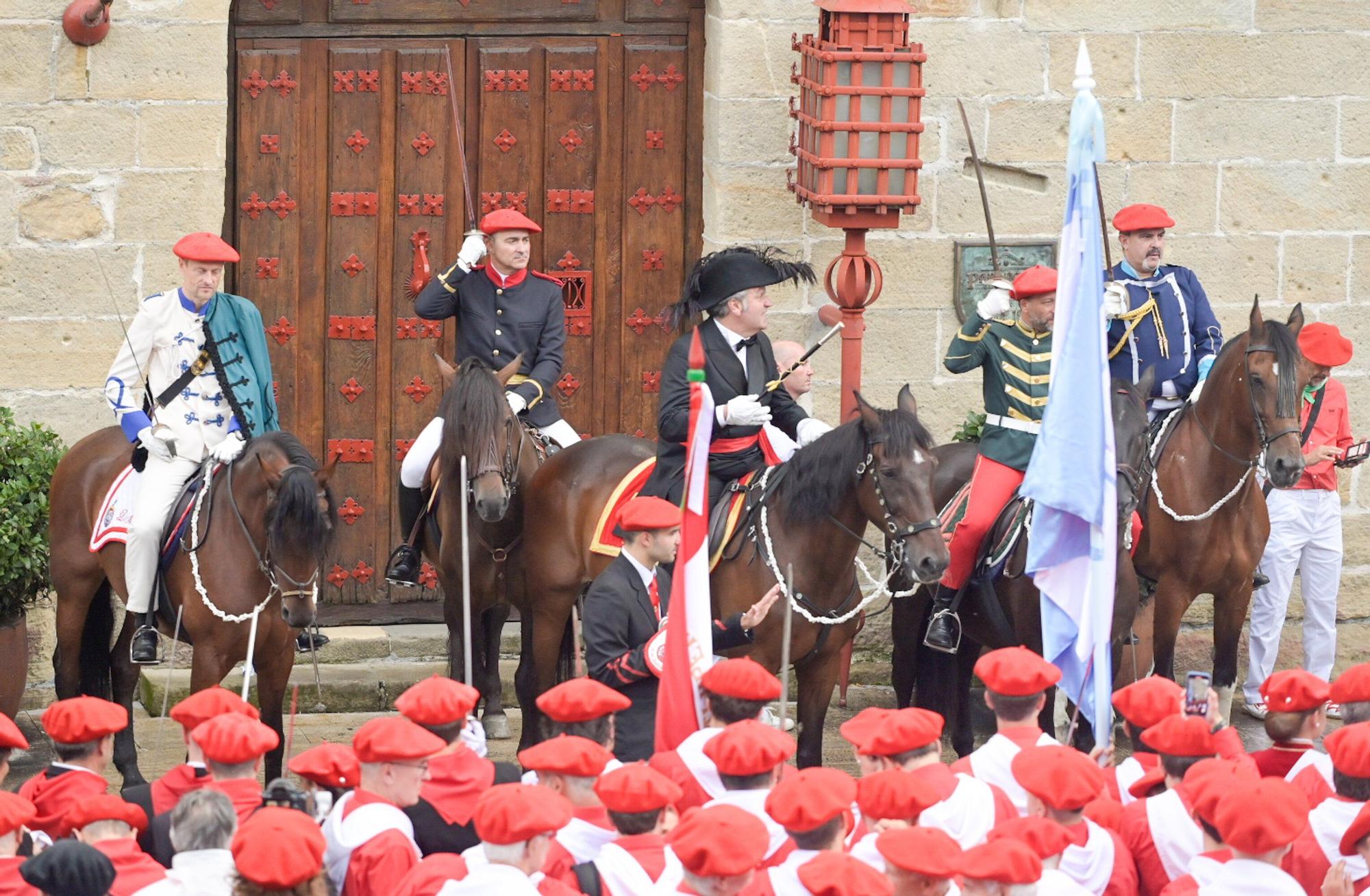 Fotos del Alarde tradicional 2025 por las calles de Hondarribia