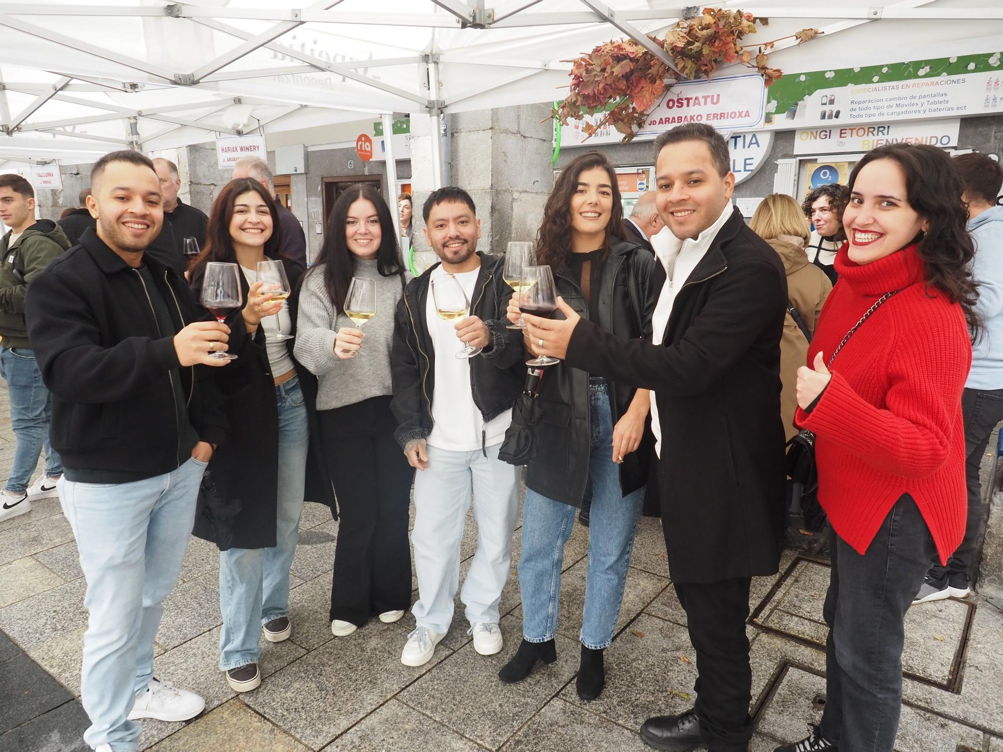 Vino y chorizo, fórmula imbatible contra el mal tiempo en Azpeitia