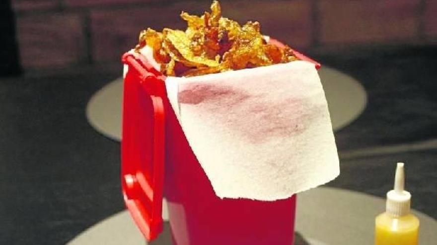 Foto del pintxo Pieles a la brasa del A Fuego Negro donostiarra.