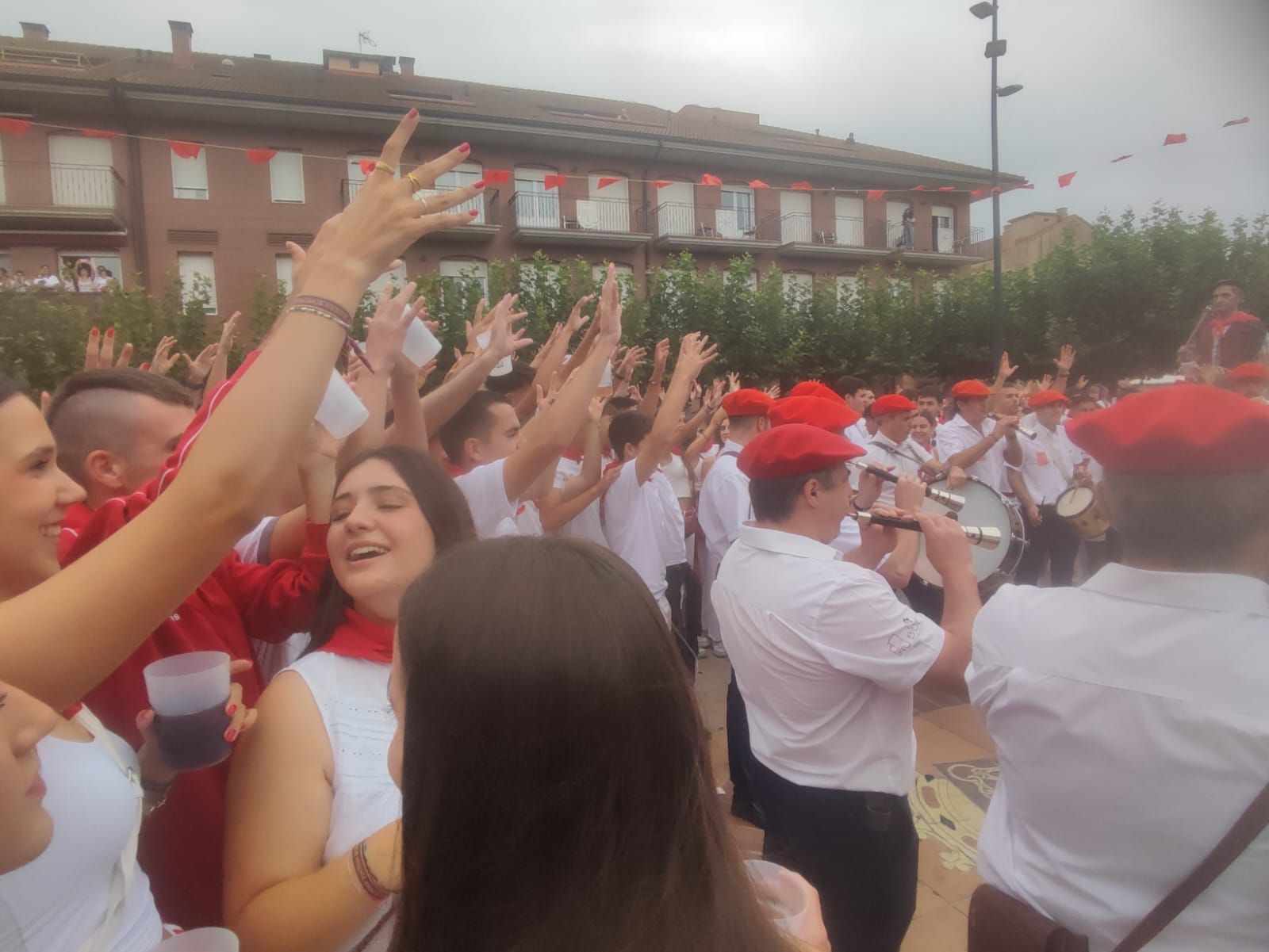 Fotos del cohete de fiestas de Andosilla