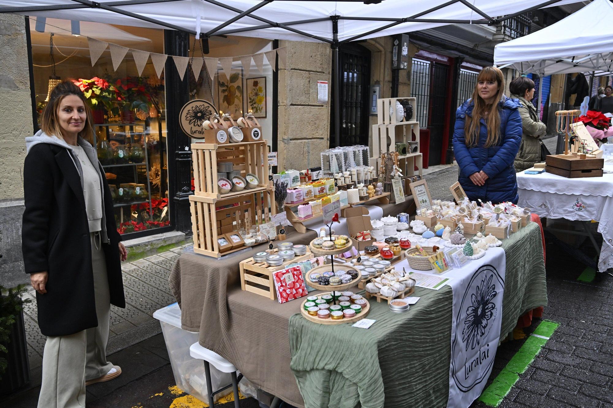 En imágenes: el mercado del Dos de Mayo se viste de Navidad