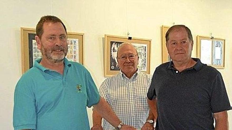 Maiztegi (primero por la izquierda), Galarza y García en la exposición.