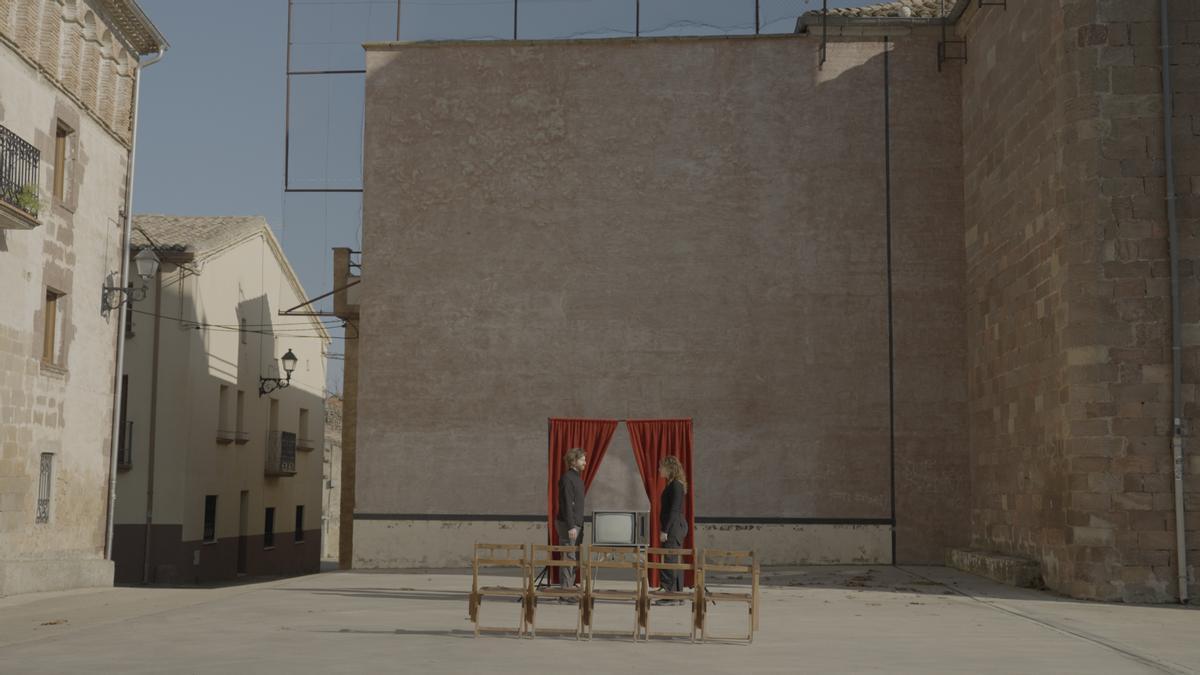 La película recorre la memoria de las/os vecinas/os de la localidad navarra.