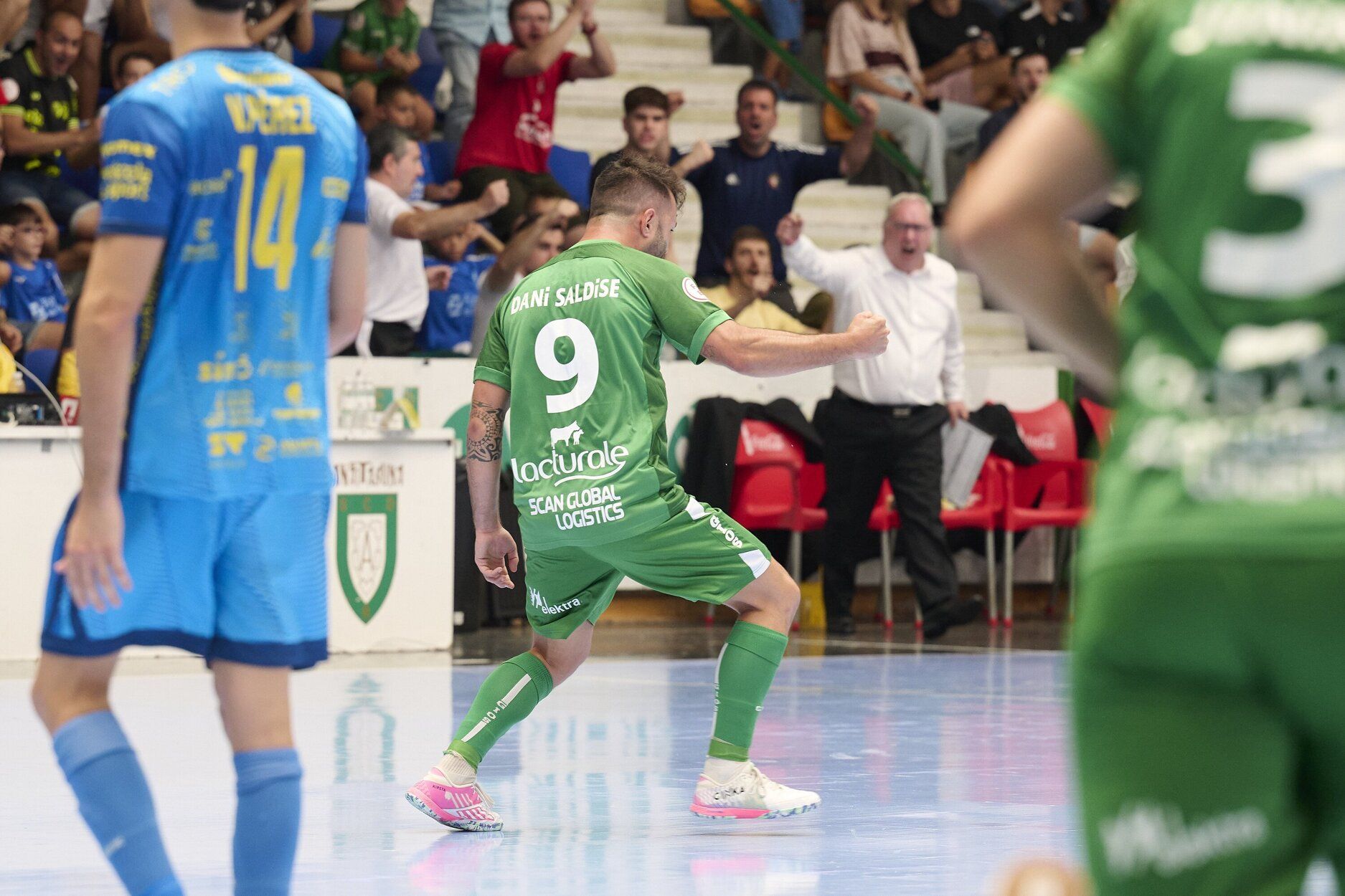 Fotos de la victoria de Osasuna Magna Xota frente a Peñiscola (5-4)