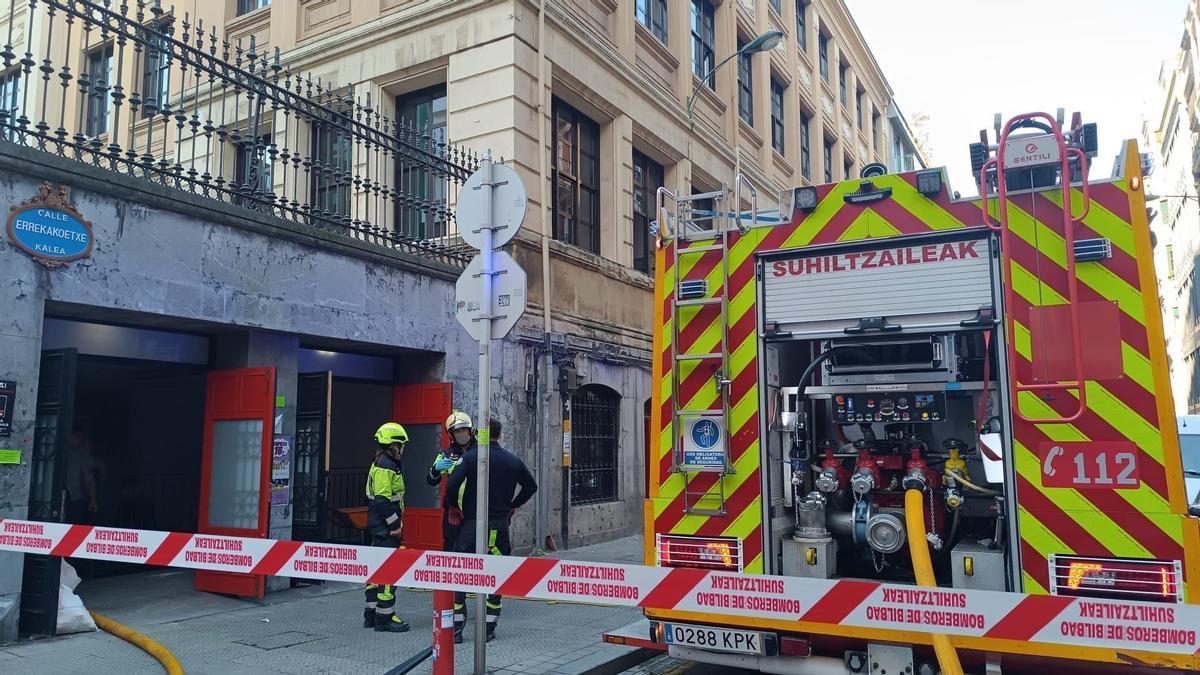 Bomberos han desalojado la escuela de Kontxa por un incendio en un transformador
