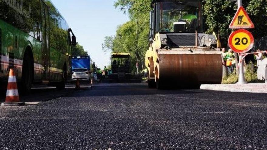 Gasteizko Udalak 1,6 milioi euro mobilizatu ditu hiriko hainbat kaletan asfaltoa berritzeko