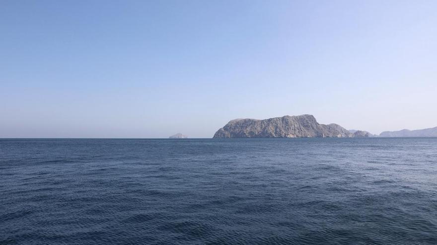 Emiratos exige la "restitución" del estrecho de Ormuz para reducir la "presión" energética