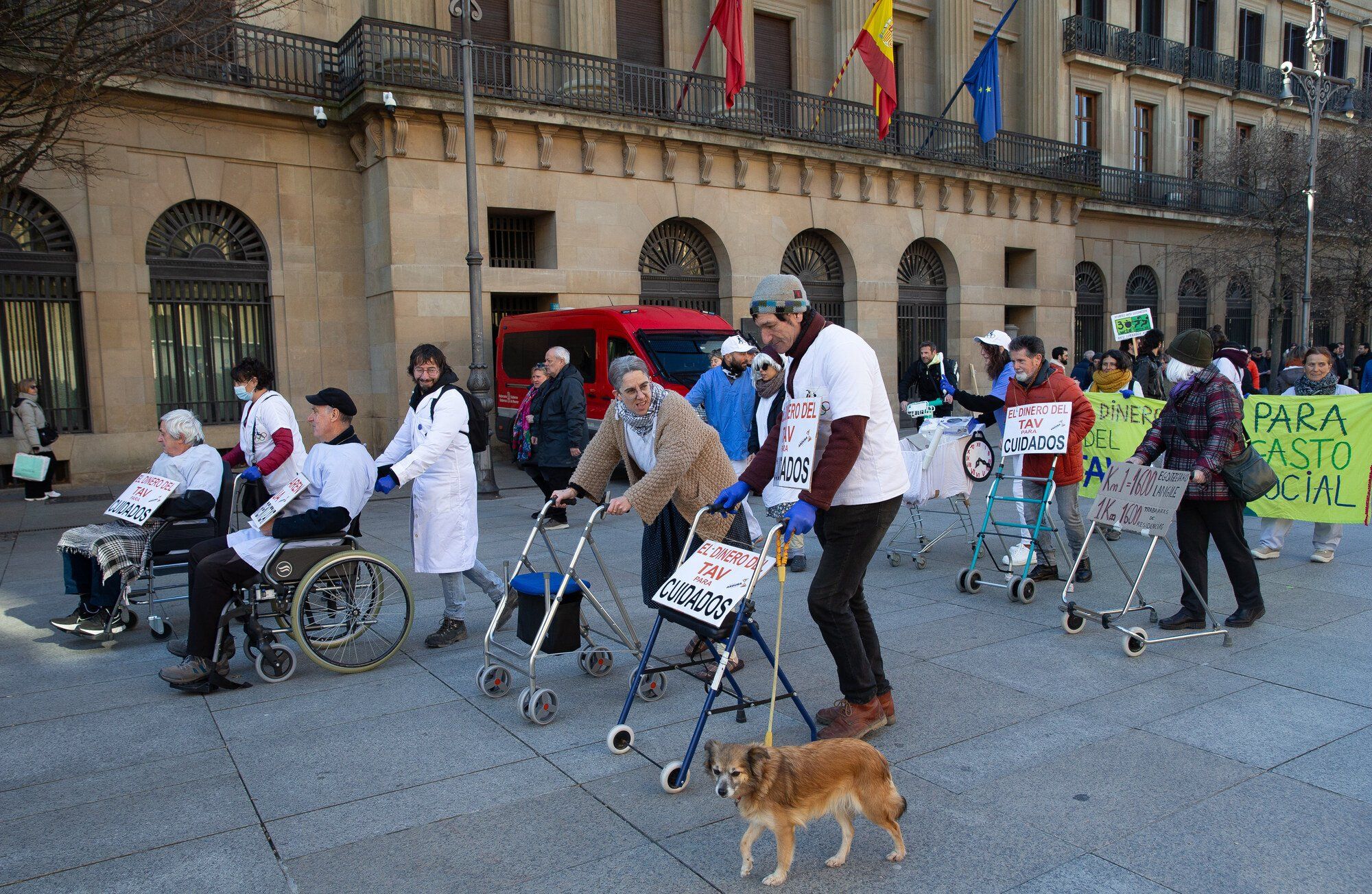 Manifestación en Pamplona contra el TAV y por un tren social