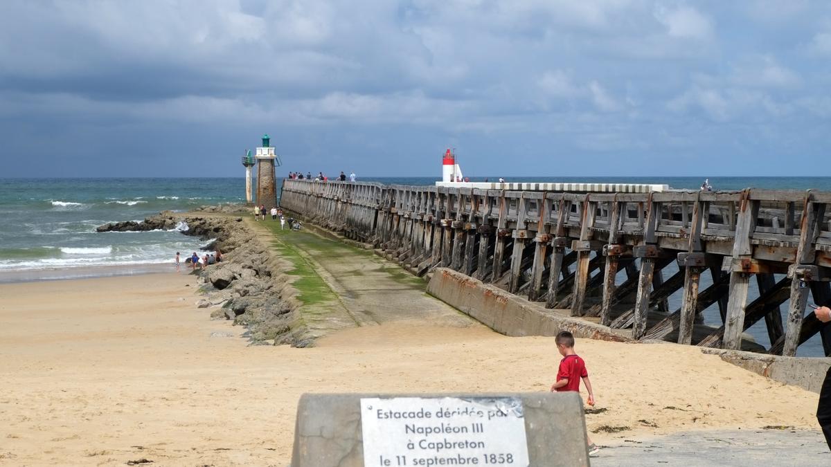 El famoso muelle de madera de Capbreton construido después de la Segunda Guerra Mundial.