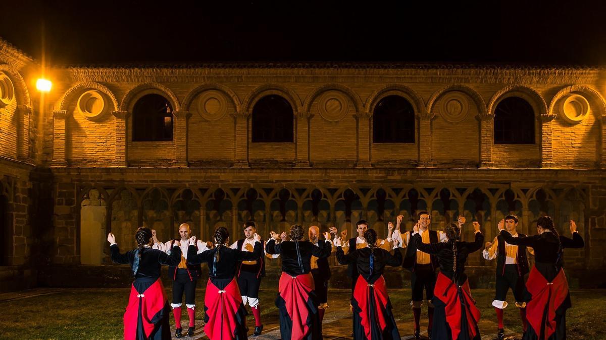 &#039;Batzen’, espectáculo de danza y música folclórica de Rocamor Dantza Taldea.