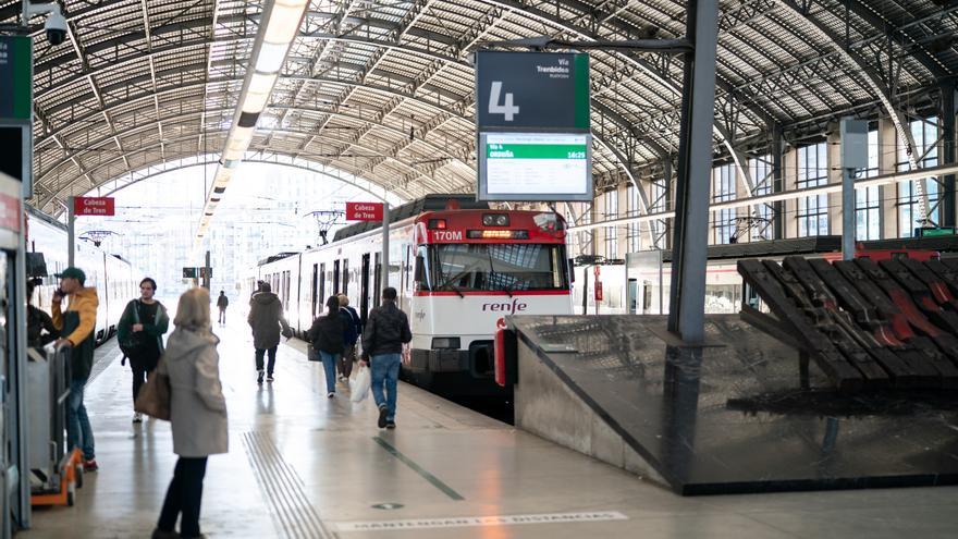 Renfe renovará desde otoño los trenes de cercanías de Euskadi