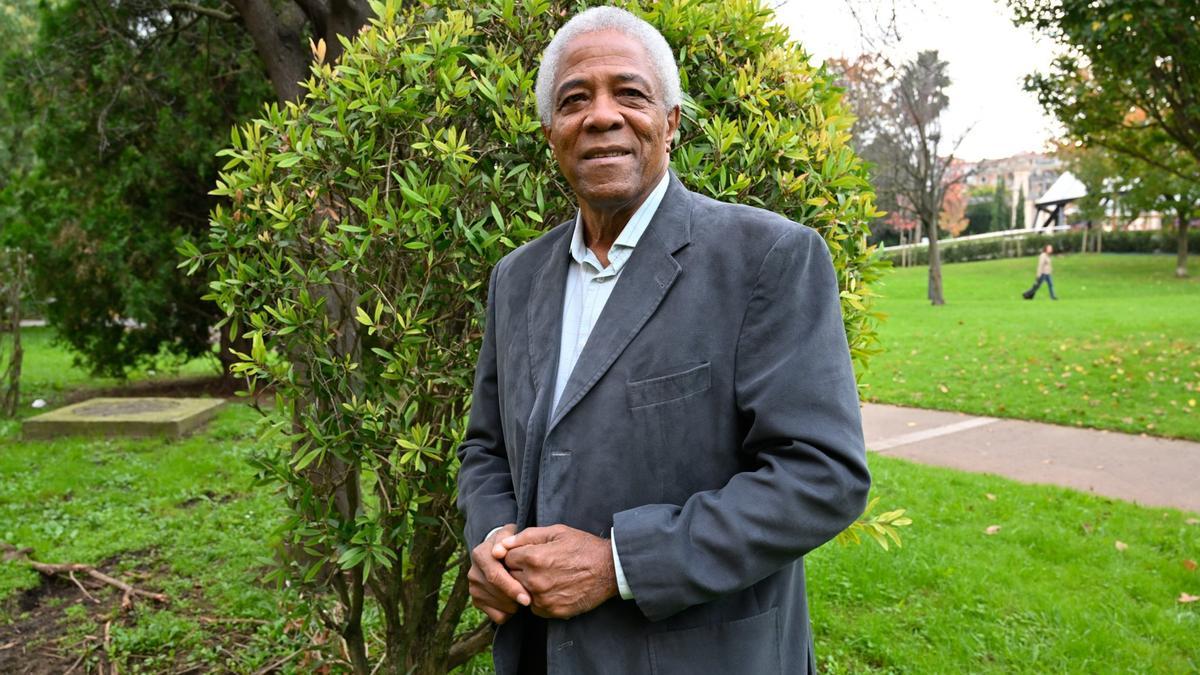 Pacho Maturana, campeón de la Libertadores y de una Copa América, posa para DEIA.