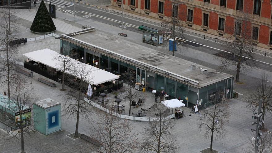 Nueva etapa para la cafetería 'La terraza de Baluarte': cocina navarra y un horario más amplio