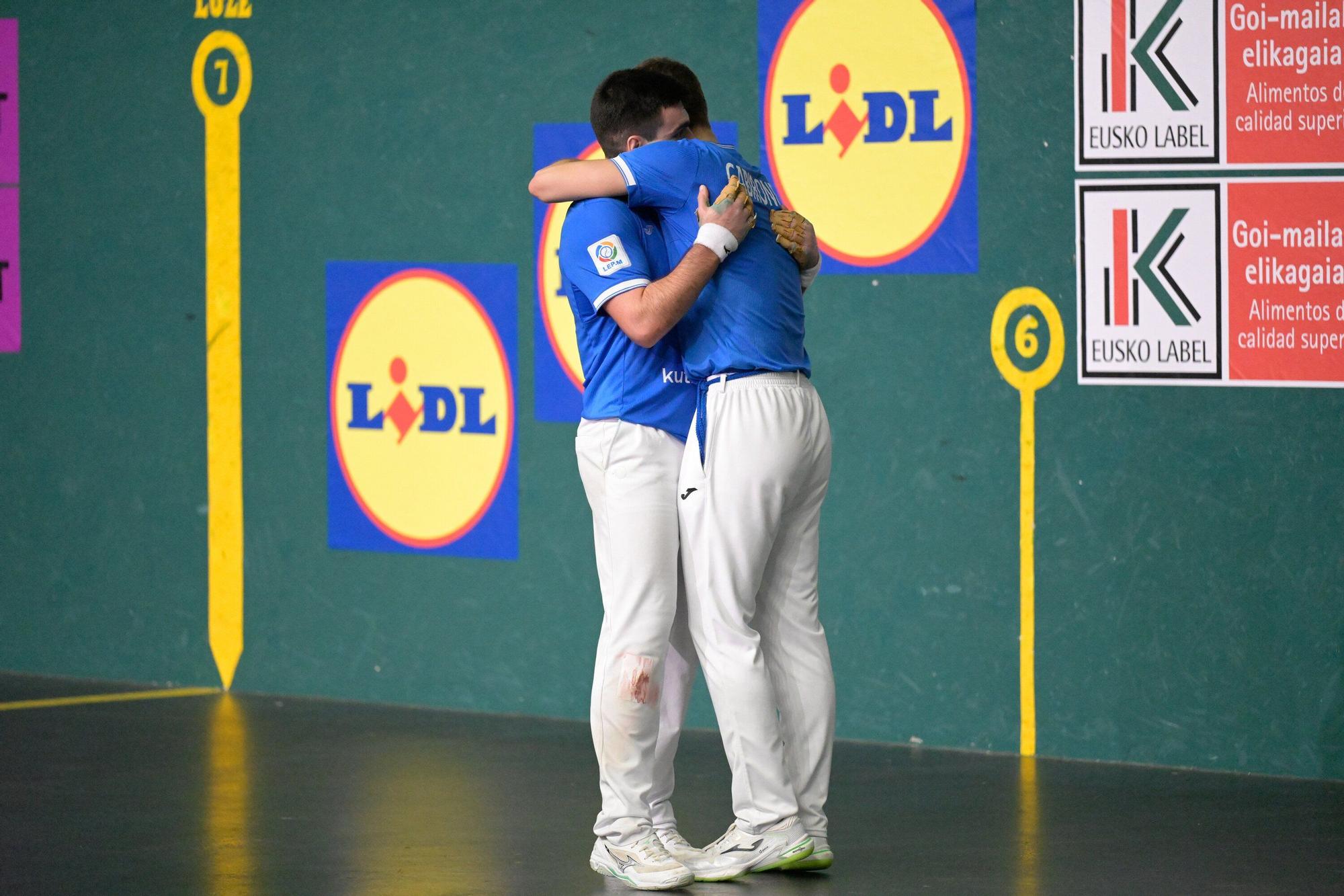 Murua y Gabirondo remontan a Peña II-Salaverri II en el Campeonato de Parejas Serie B.