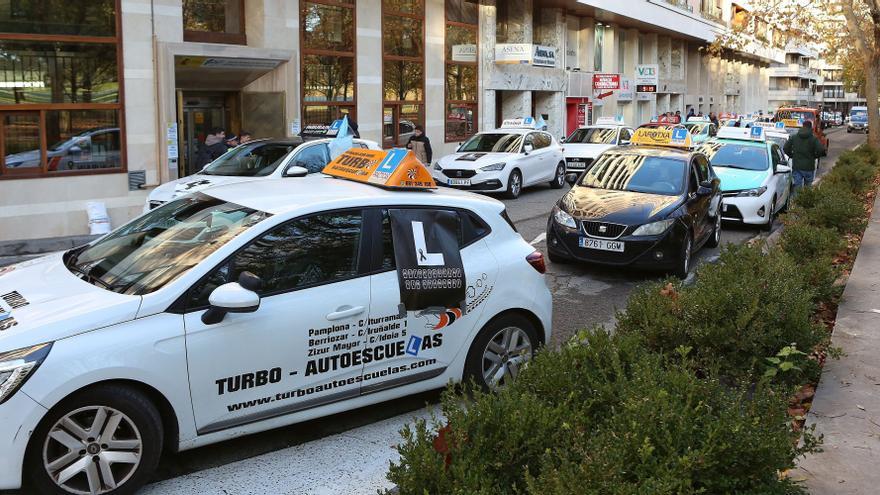 Autoescuelas de Navarra denuncian retrasos &quot;históricos&quot; en los exámenes de conducir