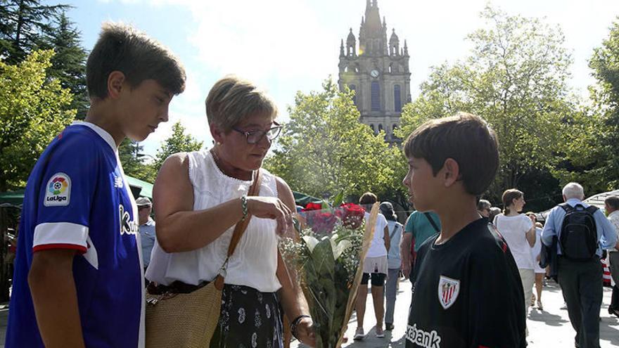 Tres rosas de la  Amatxu para Mertxe