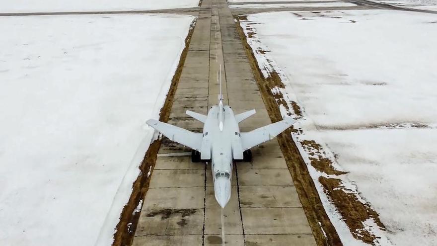 Un Tupolev que participa en los ejercicios militares.