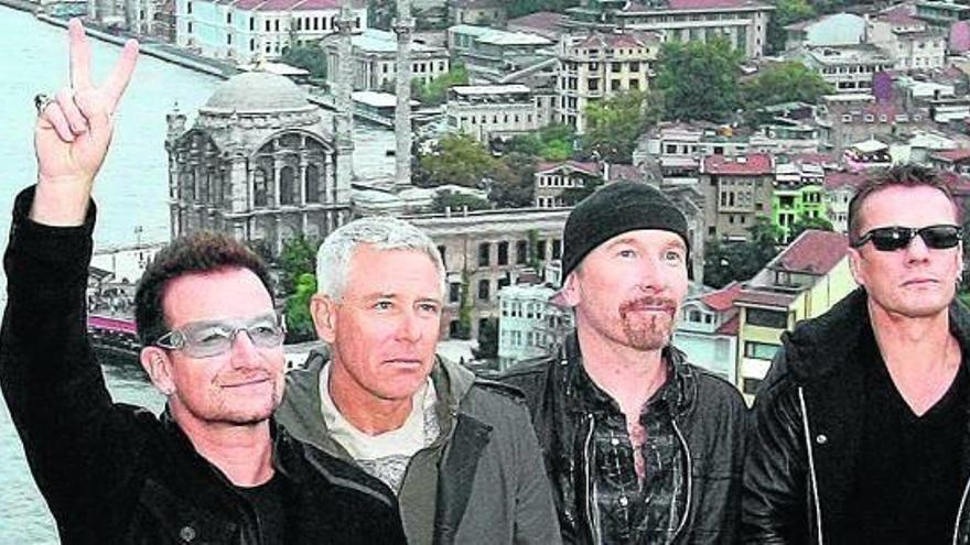 Los miembros de U2, en Estambul, el pasado domingo.