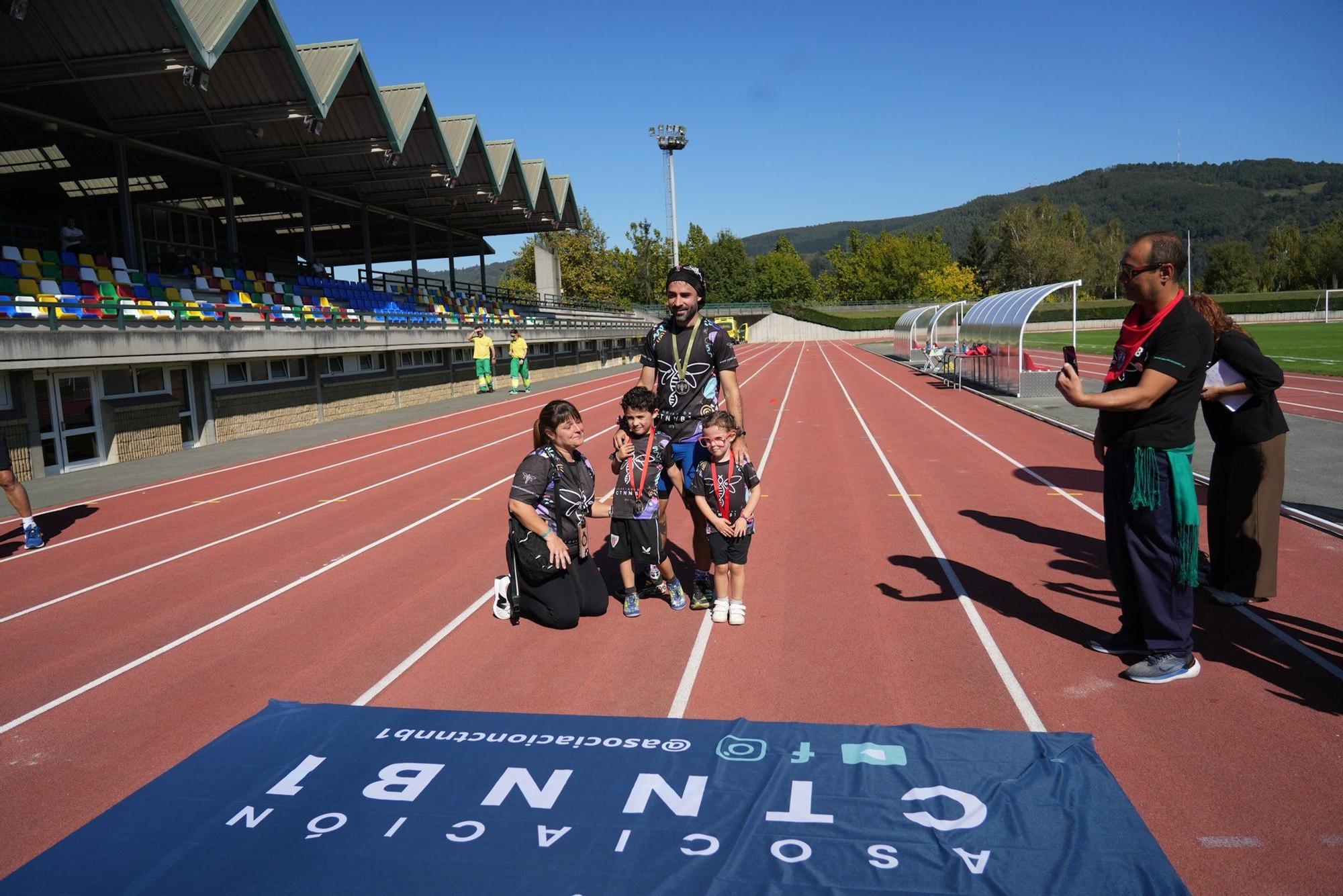 Basauri arropa a Yeray González en la final de su reto '12 maratones en 12 meses' por la asociación CNTTB1