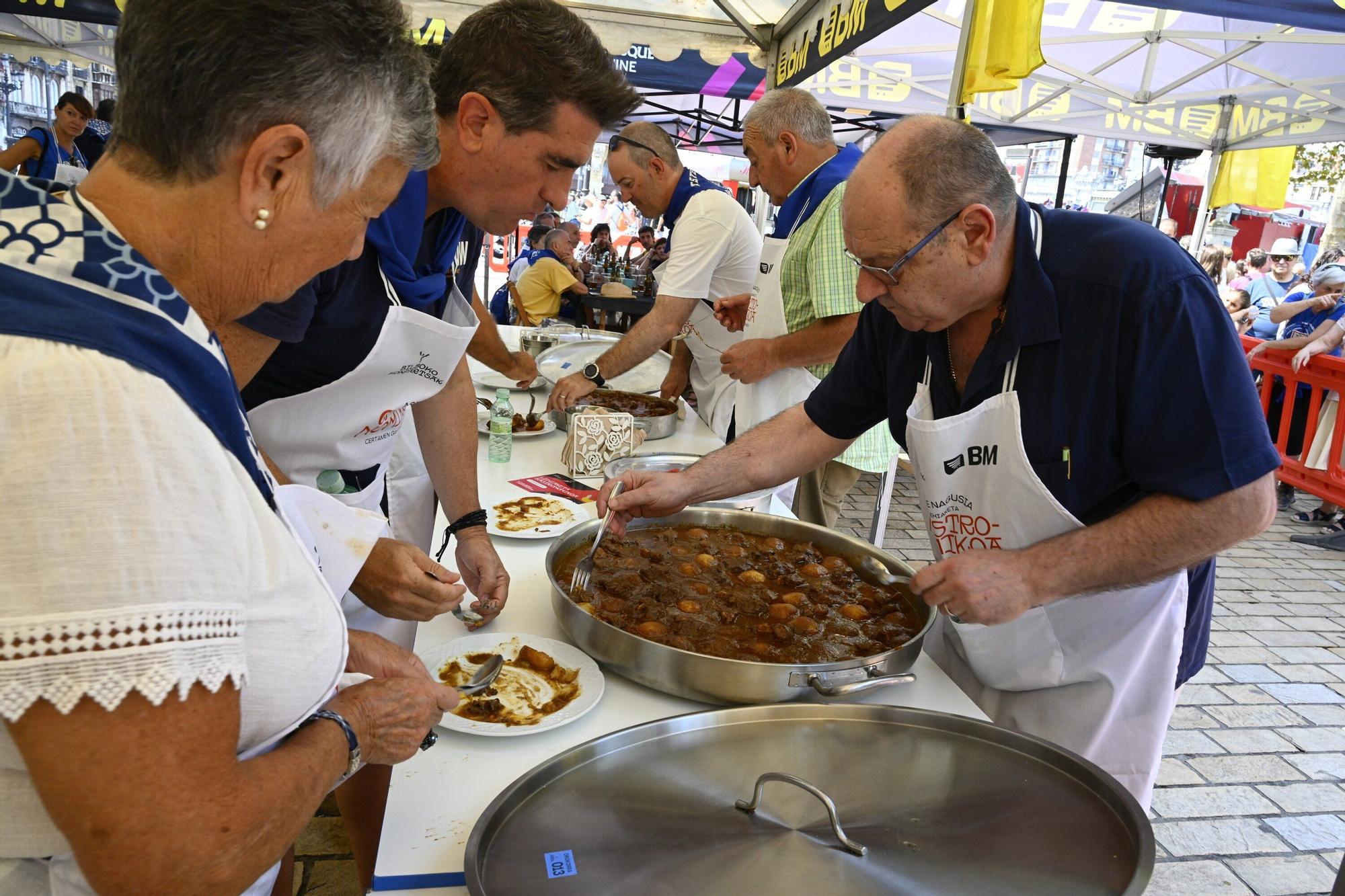 En imágenes: concurso gastronómico de rabo de toro en Aste Nagusia