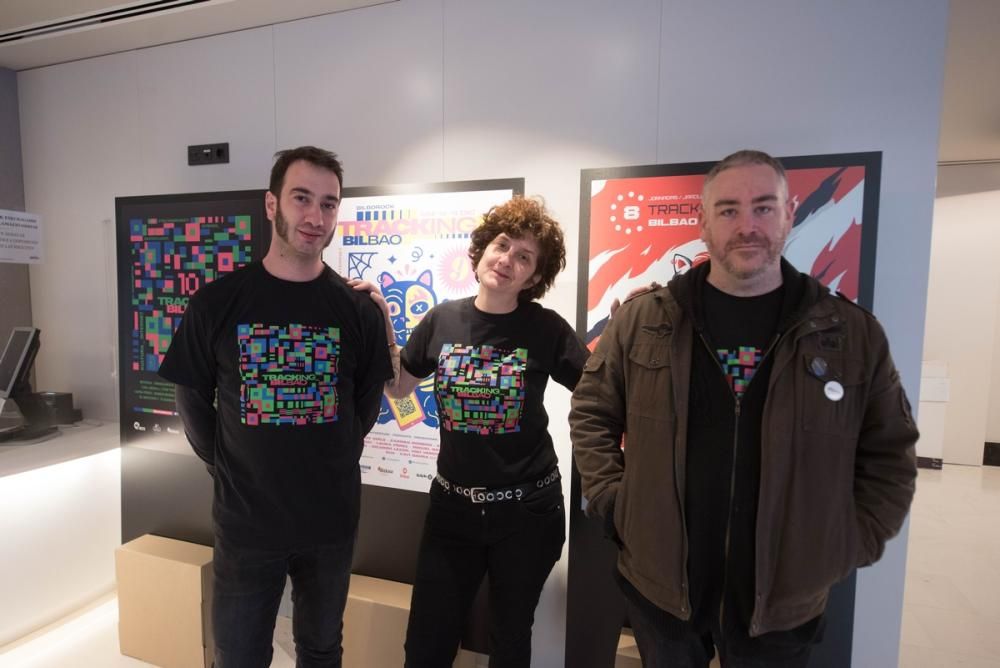 Mikel Izarra, Menxu Sesaer y Dave Leone, artista g