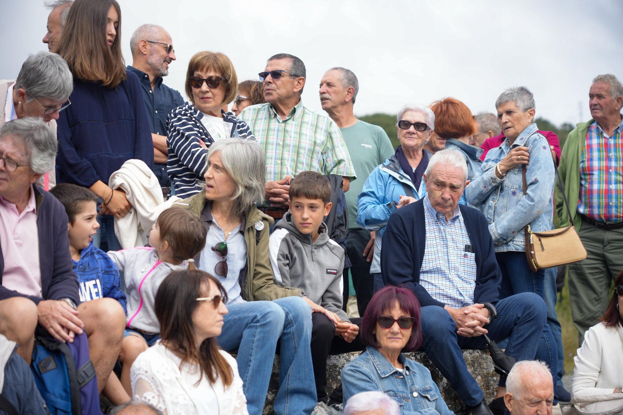 En imágenes: Homenaje a los pueblos desaparecidos por el embalse de Ullíbarri-Gamboa