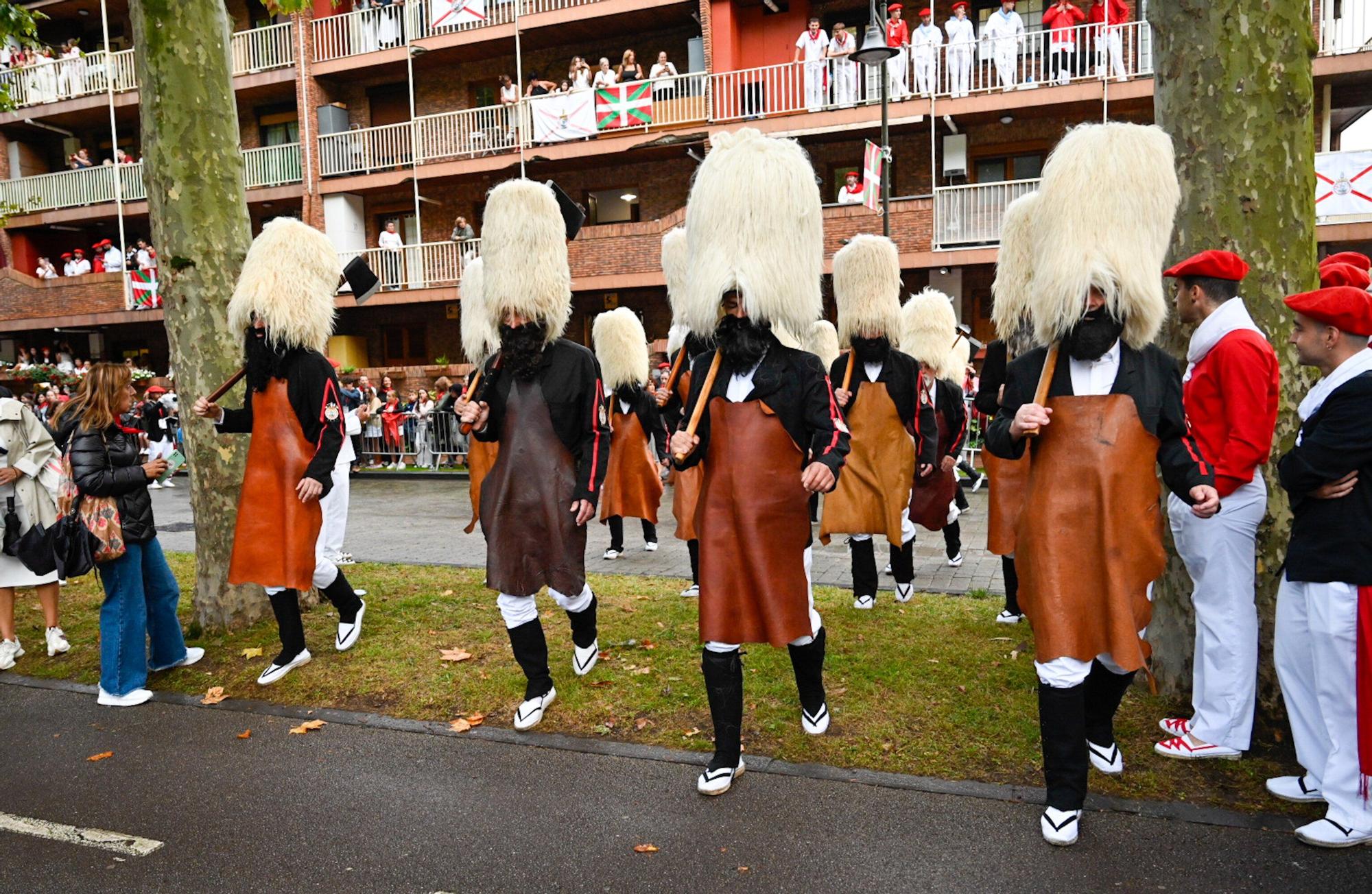 Fotos del Alarde tradicional 2025 por las calles de Hondarribia