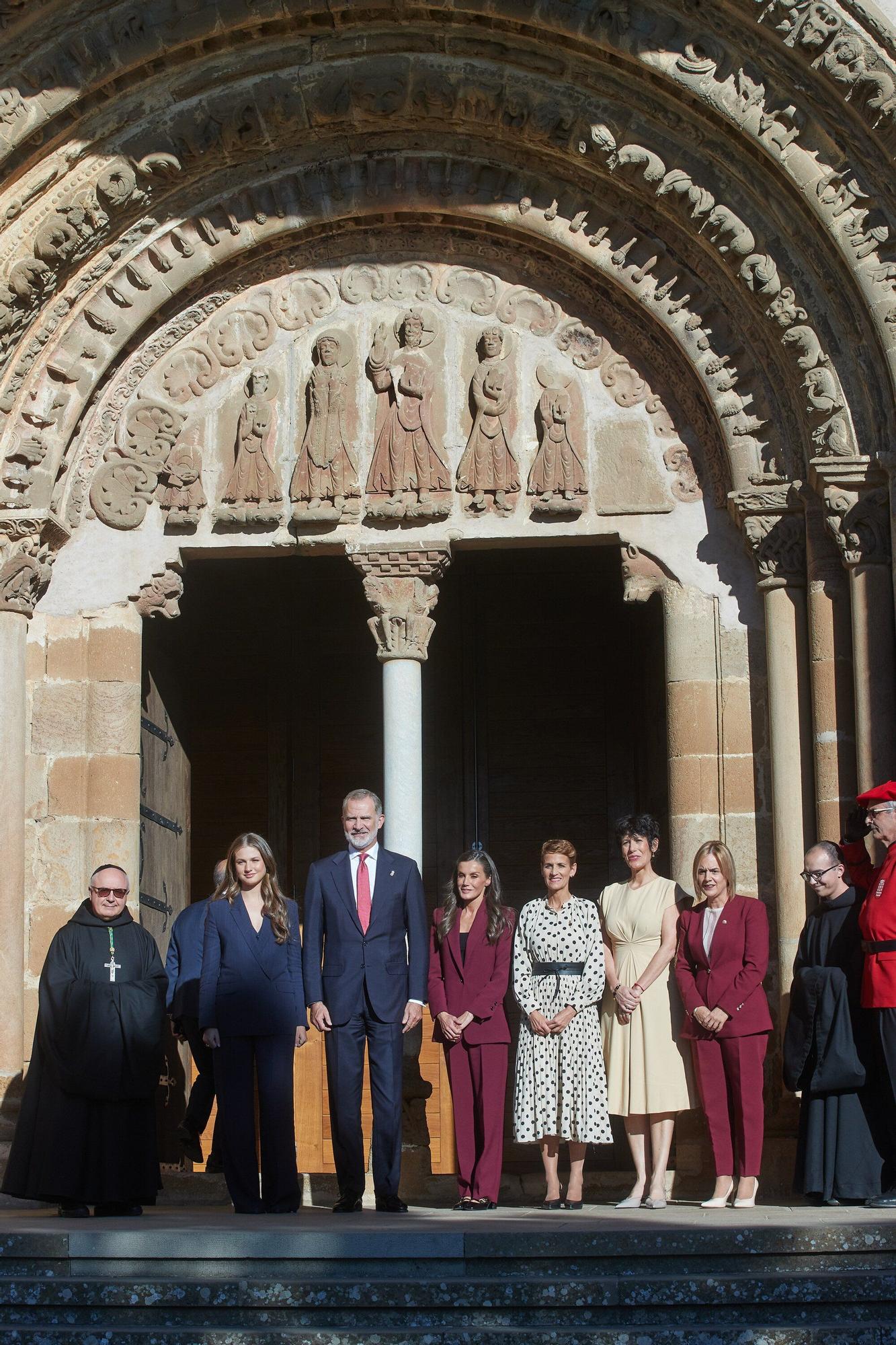 Visita de los Reyes y la princesa Leonor al monasterio de Leyre