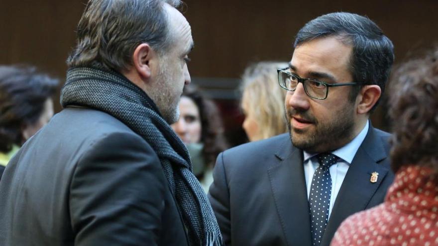 Javier Esparza, de Navarra Suma y Javier Remírez, vicepresidente del Gobierno