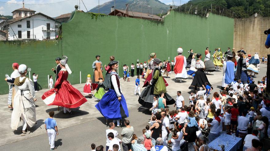 Cumpleaños ‘gigante’ en Doneztebe