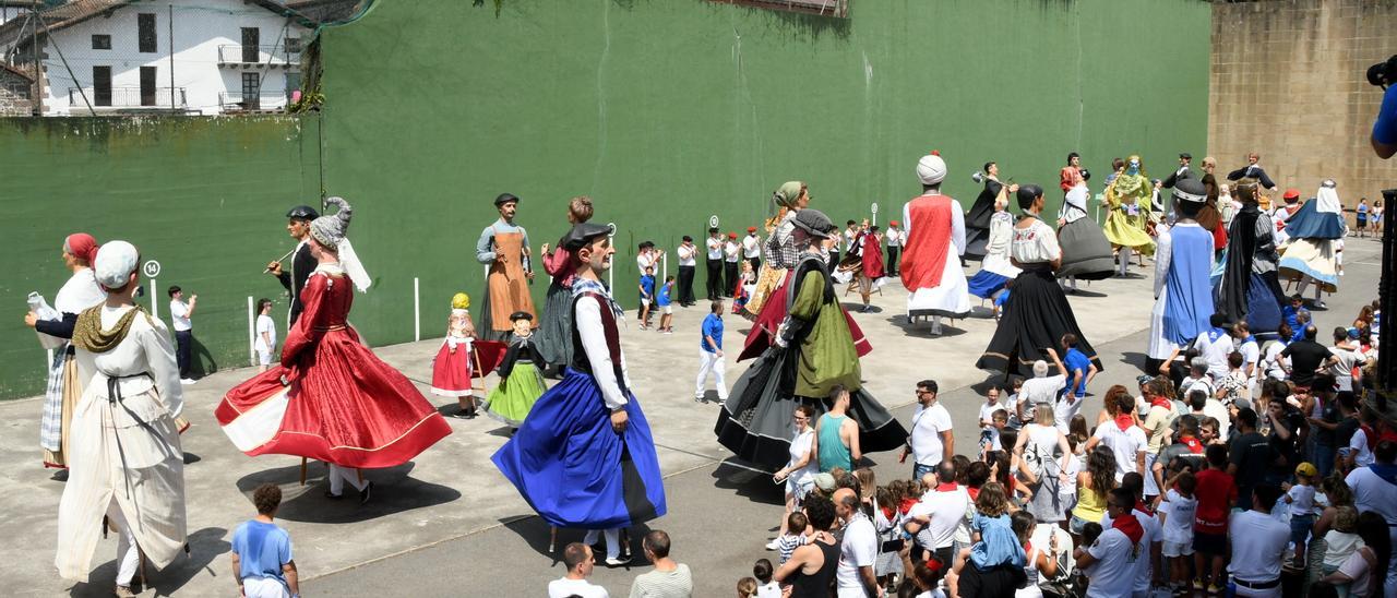 Cumpleaños ‘gigante’ en Doneztebe