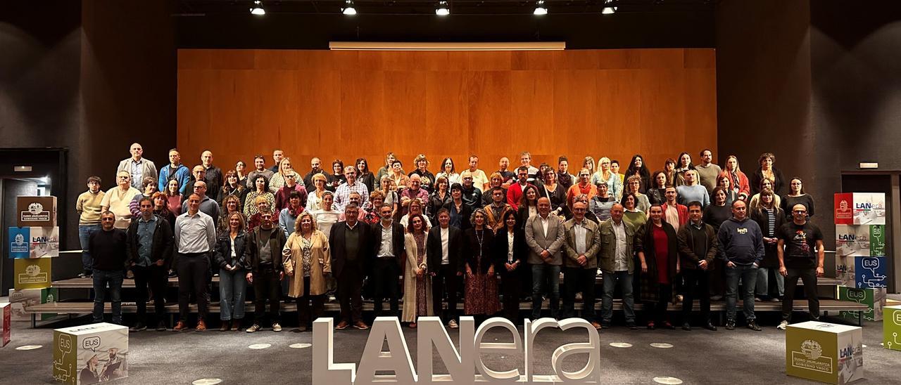 El Gobierno vasco explica el proyecto 'Lanera', para el uso del euskera en empresas
