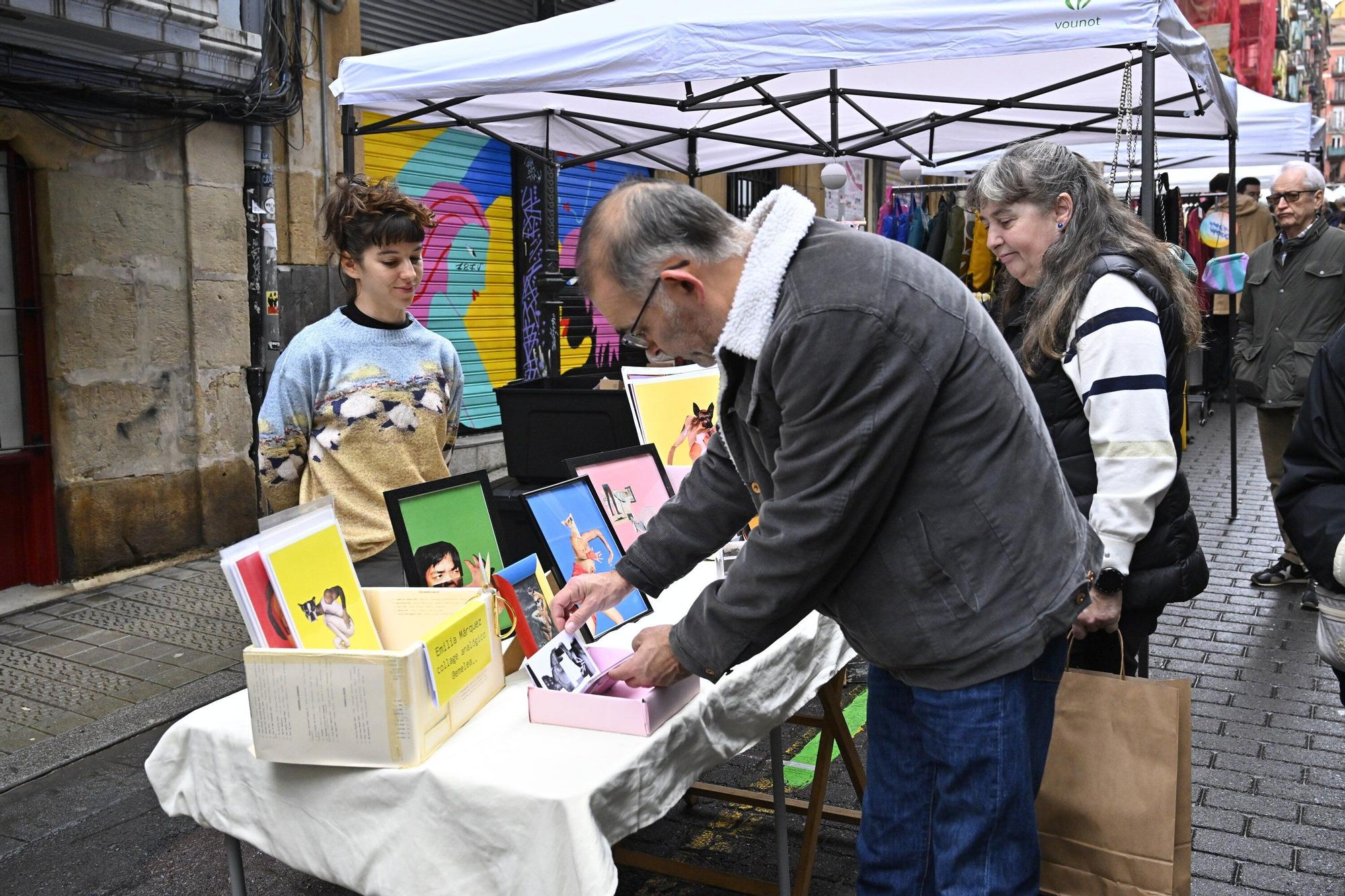 En imágenes: el mercado del Dos de Mayo se viste de Navidad