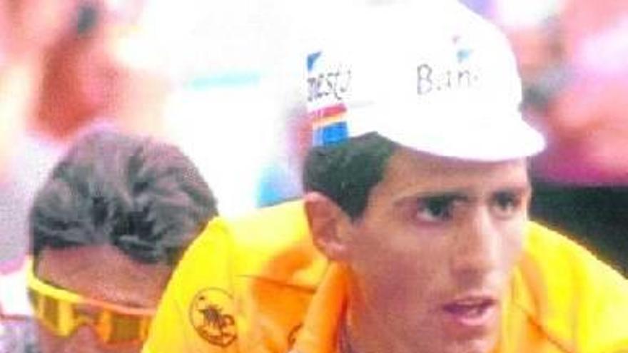 Miguel Induráin, enfundado en el maillot amarillo del Tour de Francia que tantas veces lució.