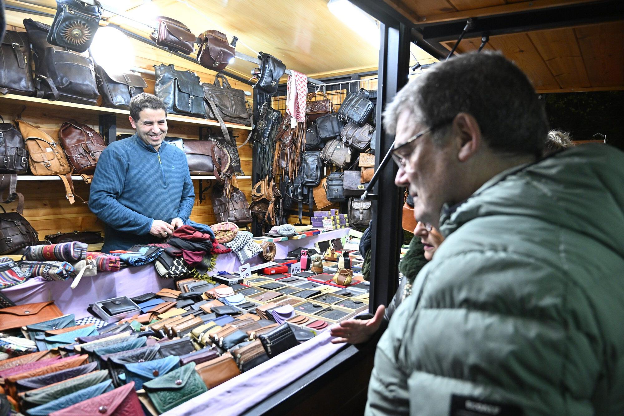 En imágenes: Luz, sonido y tradición, el mercado de Navidad de Bilbao abre sus puertas
