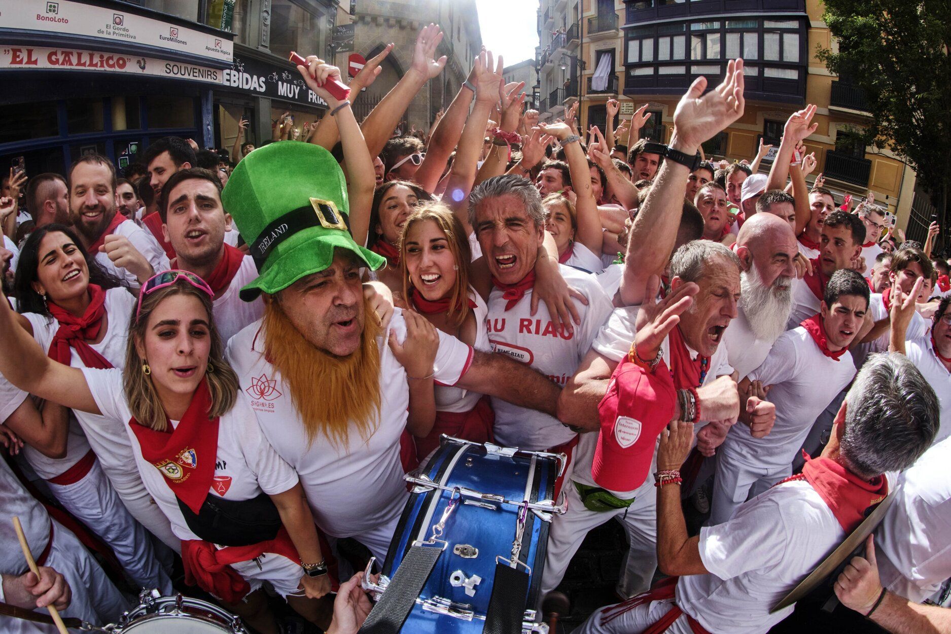 GALERÍA / Pamplona vibra con un multitudinario 'Riau-Riau'