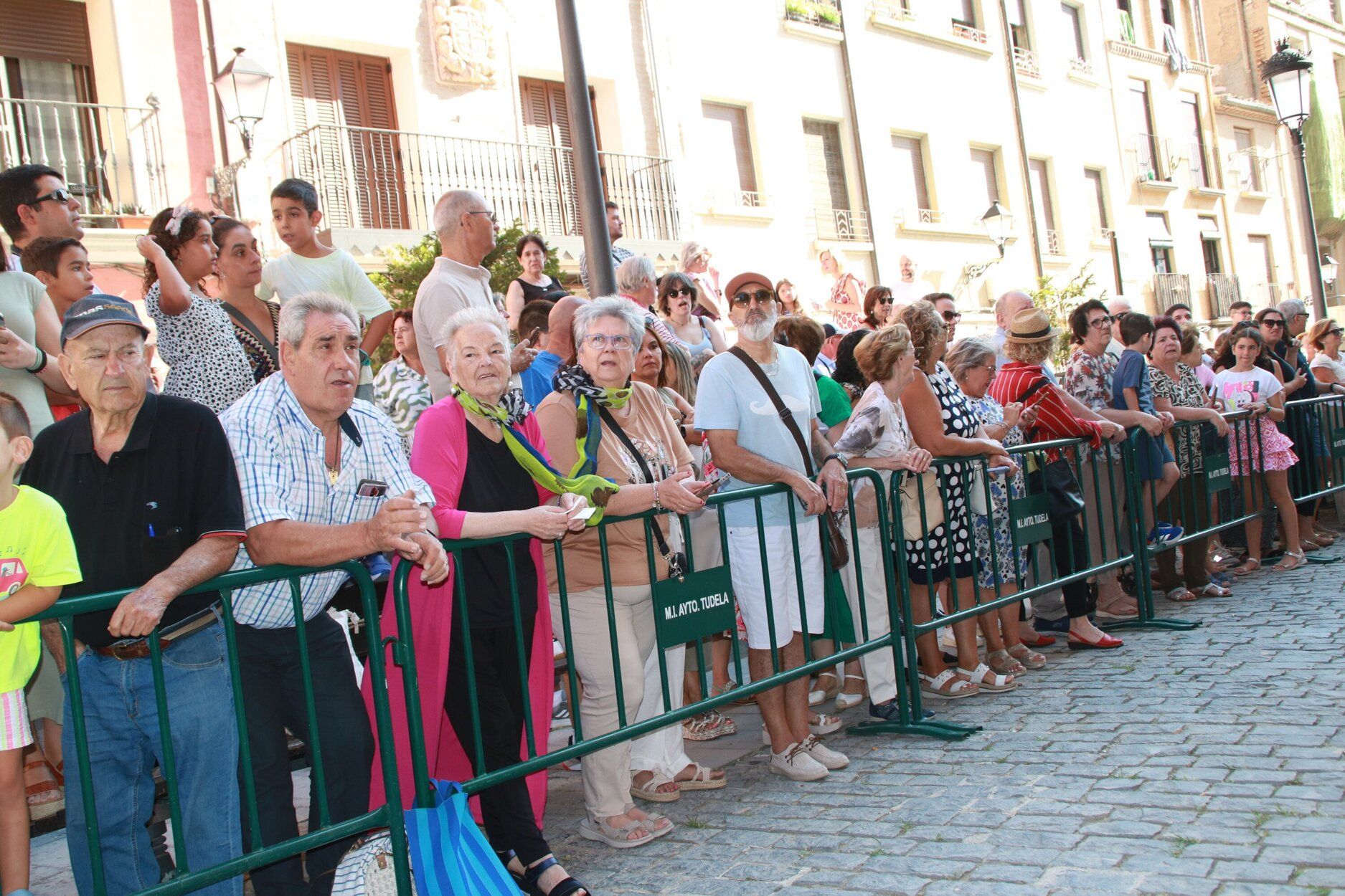 Fotos de la imposición del pañuelo de fiestas de Tudela a los nacidos en 2024