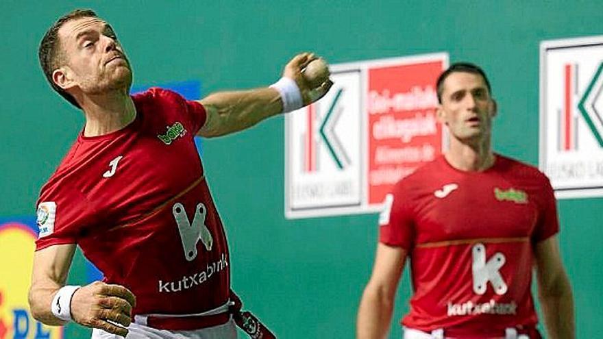 Remate de Unai Laso en presencia de Albisu. 