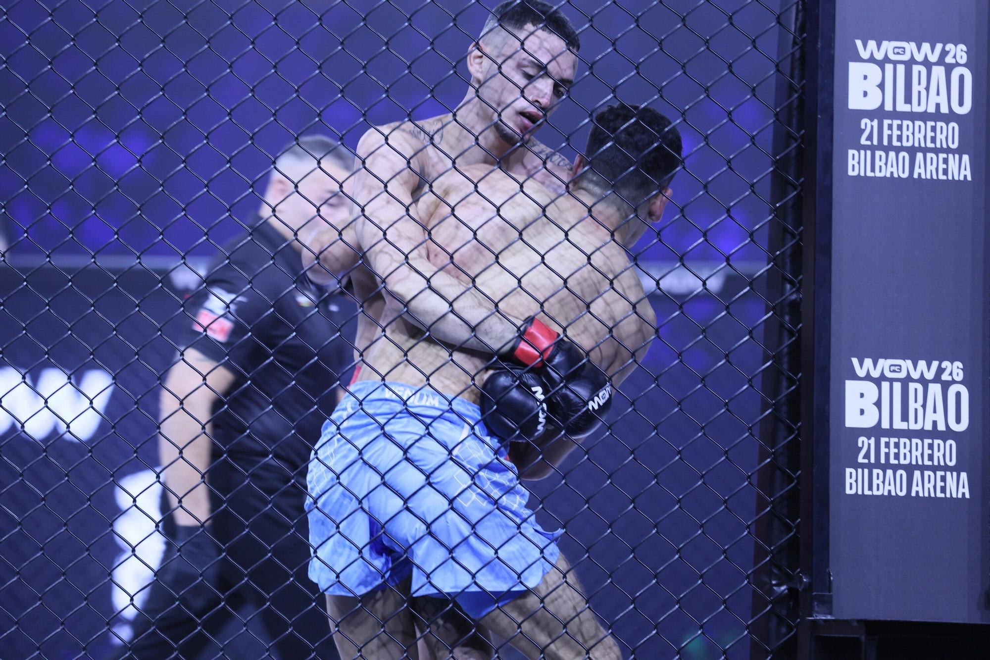 En imágenes: El Buesa se rinde al MMA con Topuria como estrella